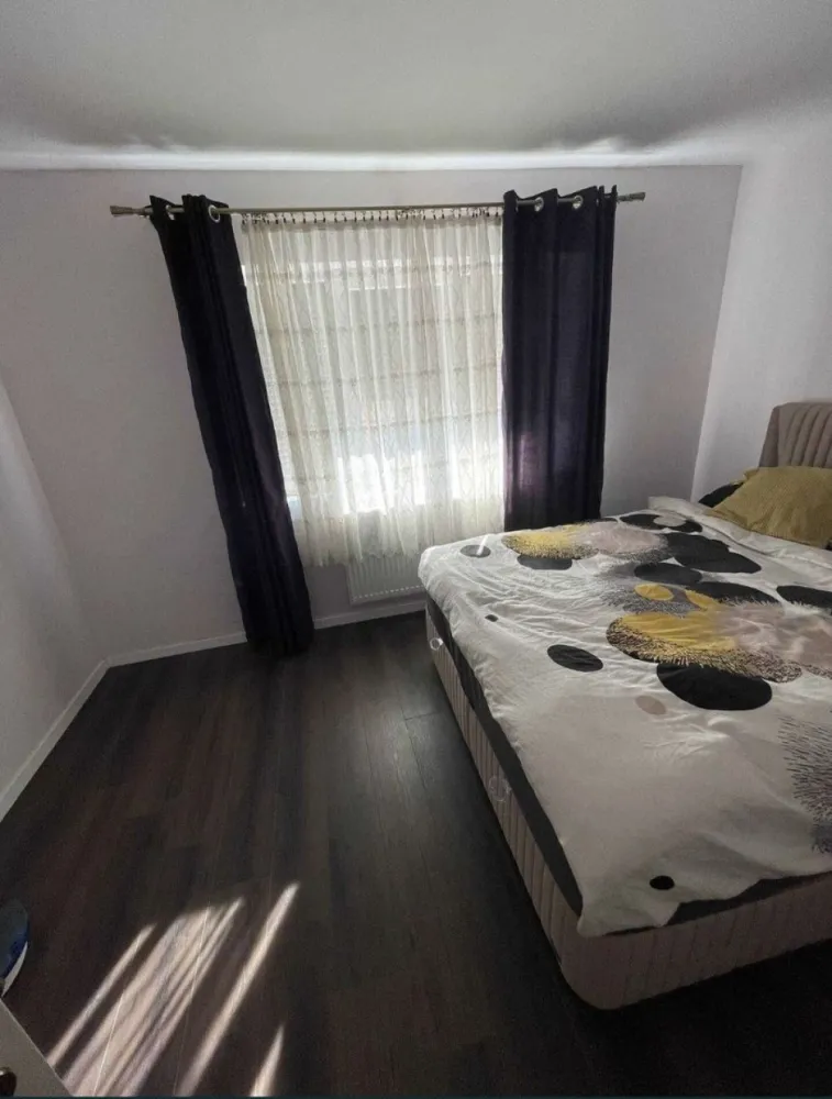 Apartament de vanzare cu 3 camere, Micro 16 Satu Mare etaj 4/4