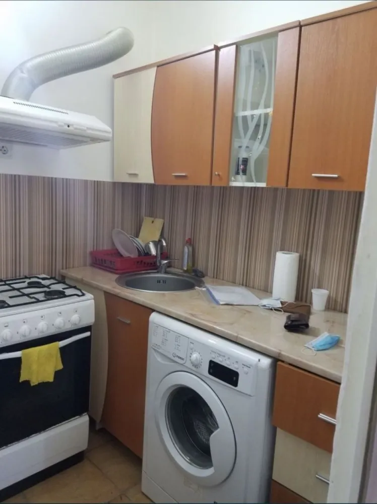 Vand Garsoniera Navodari - Vând garsoniera strada marii,langa peny,etaj 2,suprafață 21m,mobilata utilata,preț 25000 euro ,vedere stradală