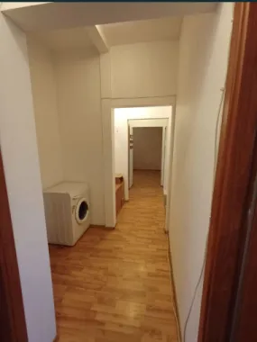 Vand apartament cu 3 camere in poarta 6 direct proprietar