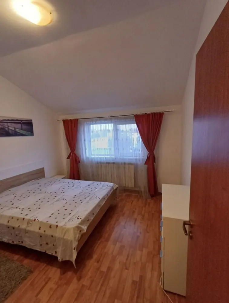 Vand apartament cu 3 camere in poarta 6 direct proprietar