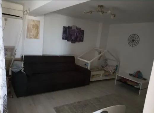 Vand apartament 2 camere decomandat