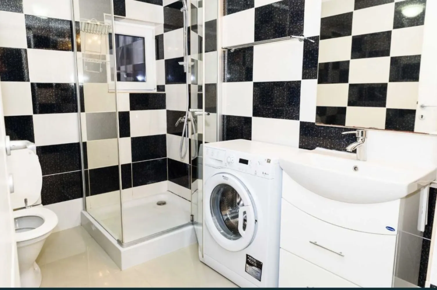 Vand apartament negociabil 62 mp mamaia sat
