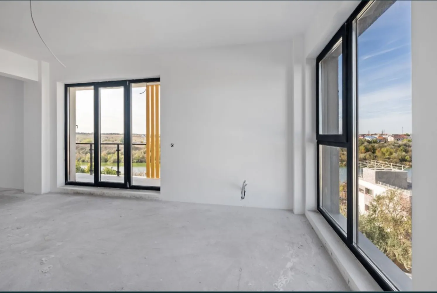 2 camere sptioase 70 mpc predare la Cheie - Cauţi o oază de linişte şi relaxare? Alege un apartament la Sea Breeze Residence II - Staţiunea Mamaia Nord (vis-a-vis de Alezzi Towers şi LIDL) şi vei putea admira apusul de soare de pe terasa locuinţei tale. Proiectul Sea Breeze Residence II este cel de-al doilea proiect realizat de noi după finalizarea şi vânzarea integrală a primului proiect Sea Breeze Residence I (Strada D8, nr. 5, Mamaia Nord) - 36 de apartamente finalizate în August 2021. Ansamblul este situat într-o zonă rezidenţială liniştită a staţiunii Mamaia Nord, preponderent cu case, străzi asfaltate, iluminat public, canalizare şi toate utilităţile. Sea Breeze Residence II oferă acces facil către cele mai importante zone de distracţie şi relaxare: restaurante: Nikos, Sali's, Portobella, Mackerel, Cherhanaua Năvodari, Hanul cu Peşte; beach baruri: Infinity Beach, Papaya beach, Lujo beach, Zanzibar, Oneiro; cluburi: Fratelli, Loft, Nuba, Breeze Proiectul este format din 2 blocuri de tip P+5, situate pe Strada T3, nr. 51 (asfaltată) şi va cuprinde 100 de garsoniere şi apartamente cu 2 camere, cu suprafeţe cuprinse între 41mp şi 72mp. Apartamentele din cadrul Sea Breeze Residence II se pretează persoanelor care doresc linişte şi confort într-o locuinţă de vacanţă. Apartamente disponibile în cadrul Sea Breeze Residence II Mamaia Nord: Corp C2 - Bloc finalizat si locuibil cu cadastru, intabulare si receptie. Utlimele 2 apartamente disponibile: Garsoniera în suprafaţă de 47mp construiţi (40 mp utili total) "> 56000EUR Garsoniera în suprafaţă de 54mp construiţi (46mp utili total) "> 62000EUR Corp C1 - Finalizare aprilie 2024 Garsoniera in suprafata de 45mp construiti (36 mp utili) "> 54000EUR Garsoniera in suprafata de 48mp construiti (42 mp utili total) "> 56000EUR Apartamente cu 2 camere, în suprafaţă de 58mp construiţi (48mp utili) "> 65000EUR Apartamente cu 2 camere, în suprafaţă de 70mp construiţi (60 mp utili total) "> 77000EUR Locuri de parcare exterioare - 7500EUR Pentru a confirma disponibilitatea apartamentului dorit ne puteţi contacta telefonic la (0724077888) Apartamentele se vând la cheie şi beneficiază de umatoarele dotări şi finisaje: tâmplărie PVC Salamander, geam 4 seasons Low-E, culoare gri antracit uşă metalică antiefracţie MegaDoor centrală în condensare Ariston 24KW + calorifere din aluminiu Innovita Aer condiţionat NoBus A++ - 12.000BTU băi echipate complet dotate cu obiecte sanitare Cersanit / Ferro pereţi finisaţi cu glet şi zugrăviţi cu vopsea lavabilă gresie, faianţă, parchet laminat Instalatie gaz interior Instalatie termica si sanitara realizata complet instalaţie electrică realizata completă inclusiv aparataj - Vimar terase cu sticlă securizată, placate cu gresie de exterior + balustradă şi riflaje metalice lift modern, electric - Kleemann, 6 persoane interfon şi sistem de supraveghere video (exterior) termosistem Swisspor izolaţie 10cm + tencuială decorativă parcare privată cu acces barieră pentru locatari (60 locuri) *Toate informaţiile, schiţele şi pozele au