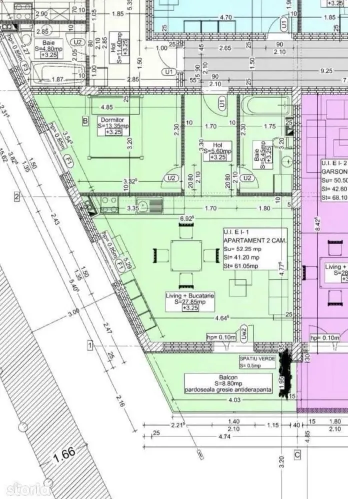 Ap 2 camere zona Elvila - Apartament 2 camere in suprafata utila totala 52,25 mp si suprafata costruita de 61,05 la etaj 1. ( living 28 mp). Balcon: suprafata: 8,80 1 loc de Parcare inclus acoperit. Cadastrabil. Baia complet utilata, functionala, cada functionala baterie GROHE, was toaleta functional GROHE, ventilator tubaj mare, Living + Dormitor decor Stuco di Perla, Brau din sticla bucatarie, Usi montate, Dormitor parchet pus + stuco pe perete. Prize si intrerupatoare pe touch. Plasa insecte tractabila usa balcon + geamuri. Interfon. Centrala pe gaze VAILLANT de buna calitate, perfect functionala(ruleaza in momentul de fata), Radiatoare din Aluminiu. Apartament FOARTE CALDUROS. LIFT. Bloc NOU. Pregatire pentru aer conditionat.(tevile trase prin perete doar montat) APA, LUMINA,GAZE total functionale - contracte ENEL si ENGIE facute pe persoana fizica(nu toti au este un plus). Toate materialele care s-au folosit au fost de calitate.