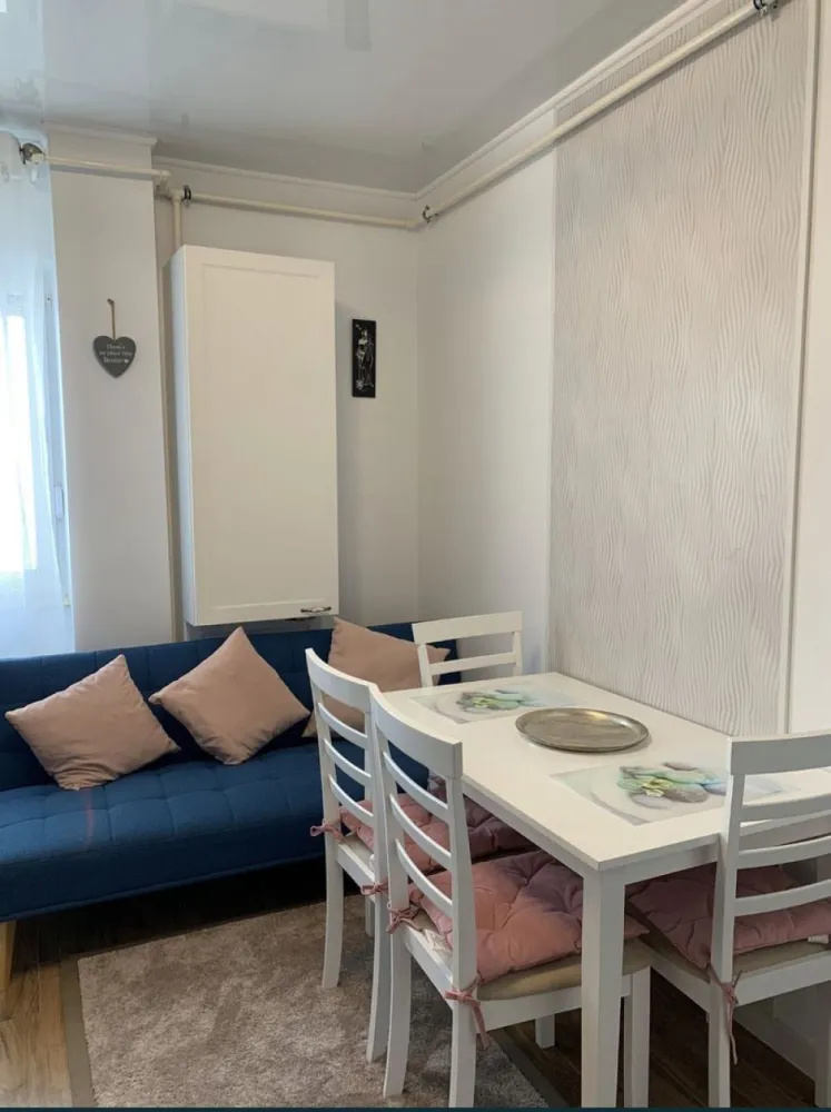 Vand apartament de lux