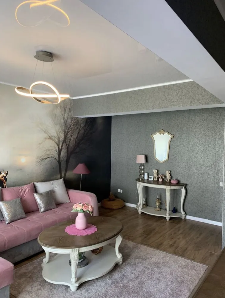 Vand apartament de lux