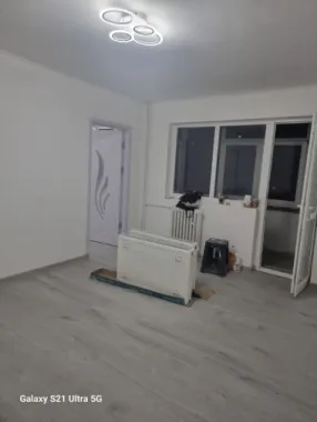 Vand apartament 3 camere