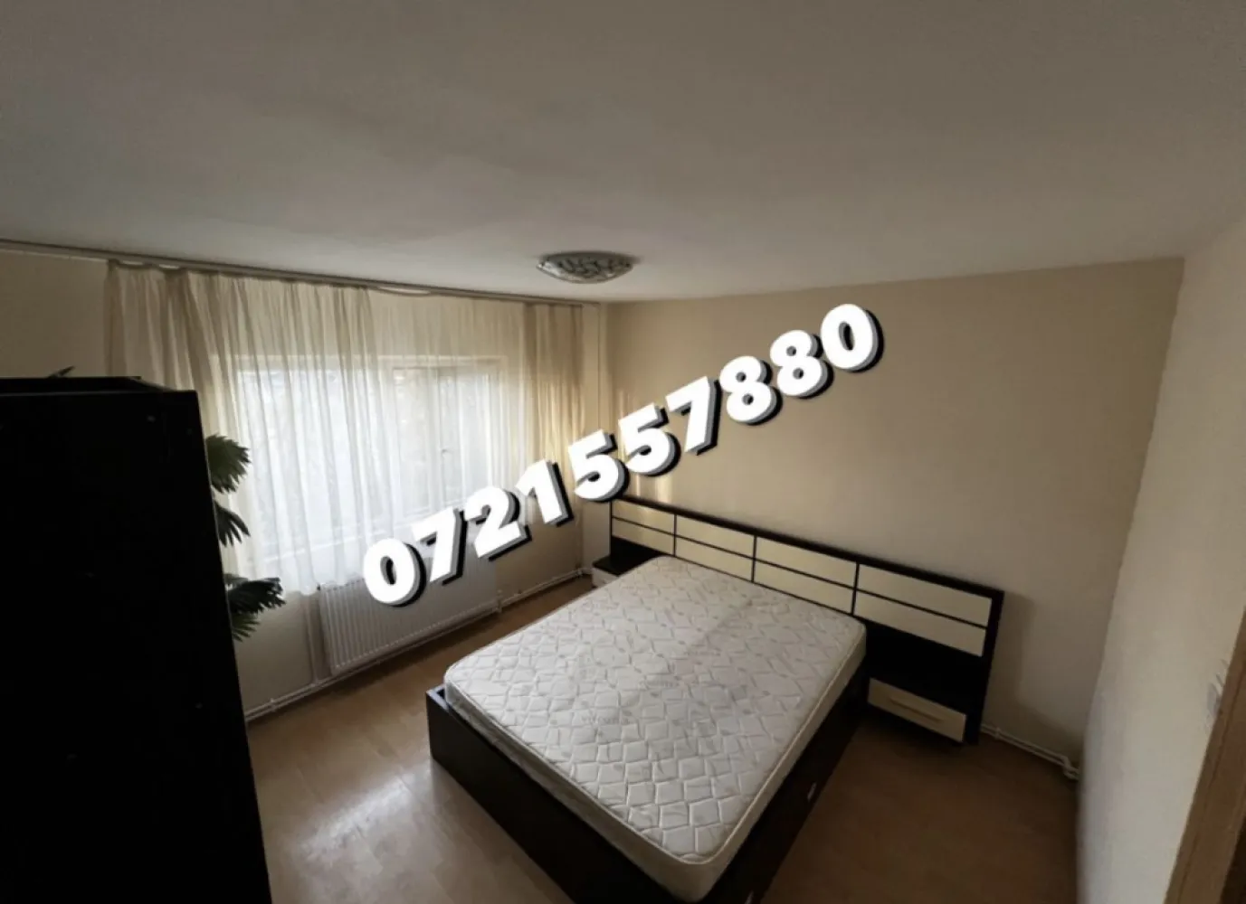 De vanzare apartament 3 camere - Ofer spre vânzare apartament 3 camere decomandat, suprafață utilă 59mp situat în zona Eden. Apartamentul se află la etajul 2/4. Încălzirea este pe gaz cu centrală proprie. Mai multe detalii pot oferii la numărul de telefon afișat. Se pot oferii și mai multe poze pe whatsApp