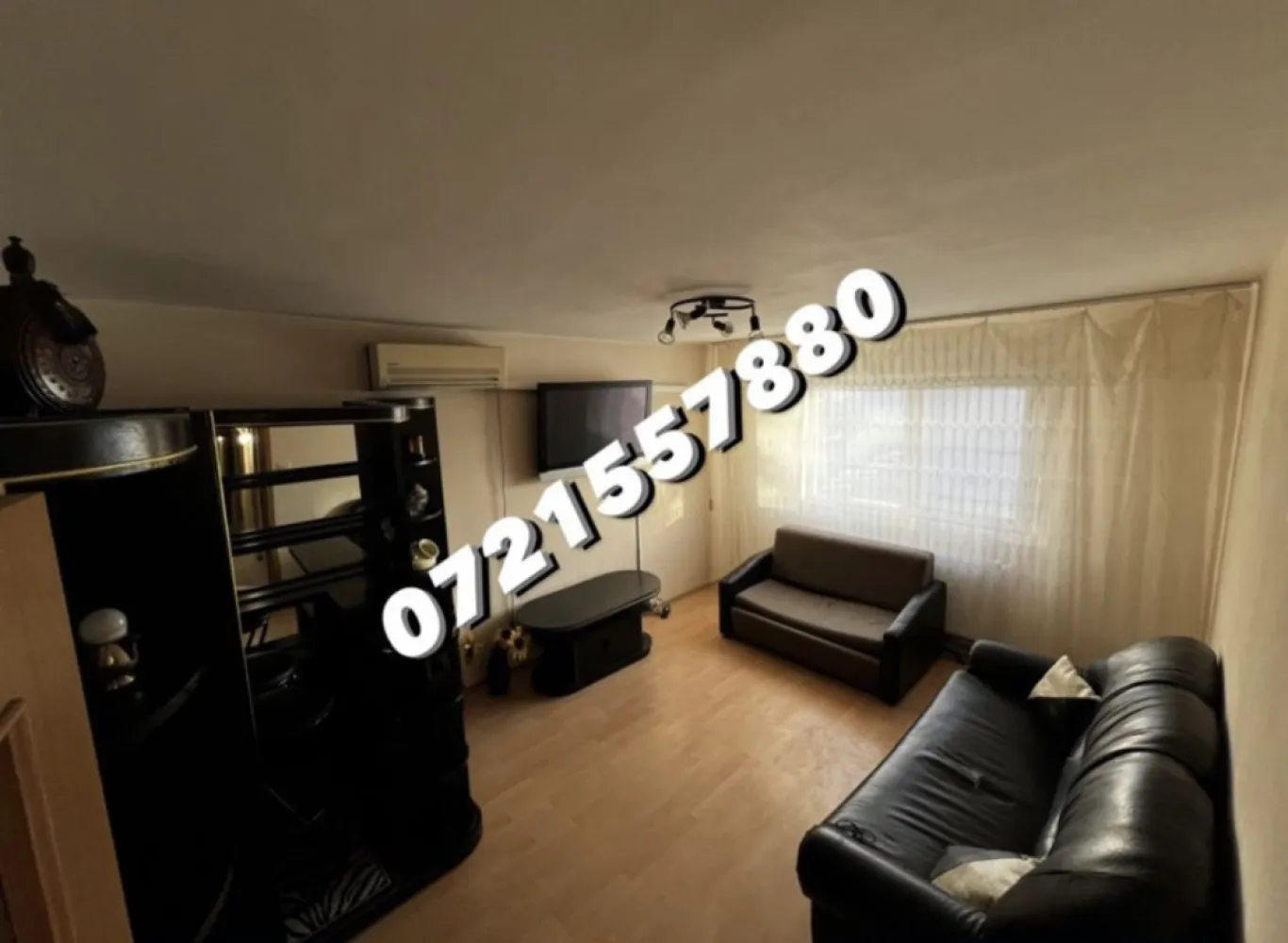 De vanzare apartament 3 camere - Ofer spre vânzare apartament 3 camere decomandat, suprafață utilă 59mp situat în zona Eden. Apartamentul se află la etajul 2/4. Încălzirea este pe gaz cu centrală proprie. Mai multe detalii pot oferii la numărul de telefon afișat. Se pot oferii și mai multe poze pe whatsApp