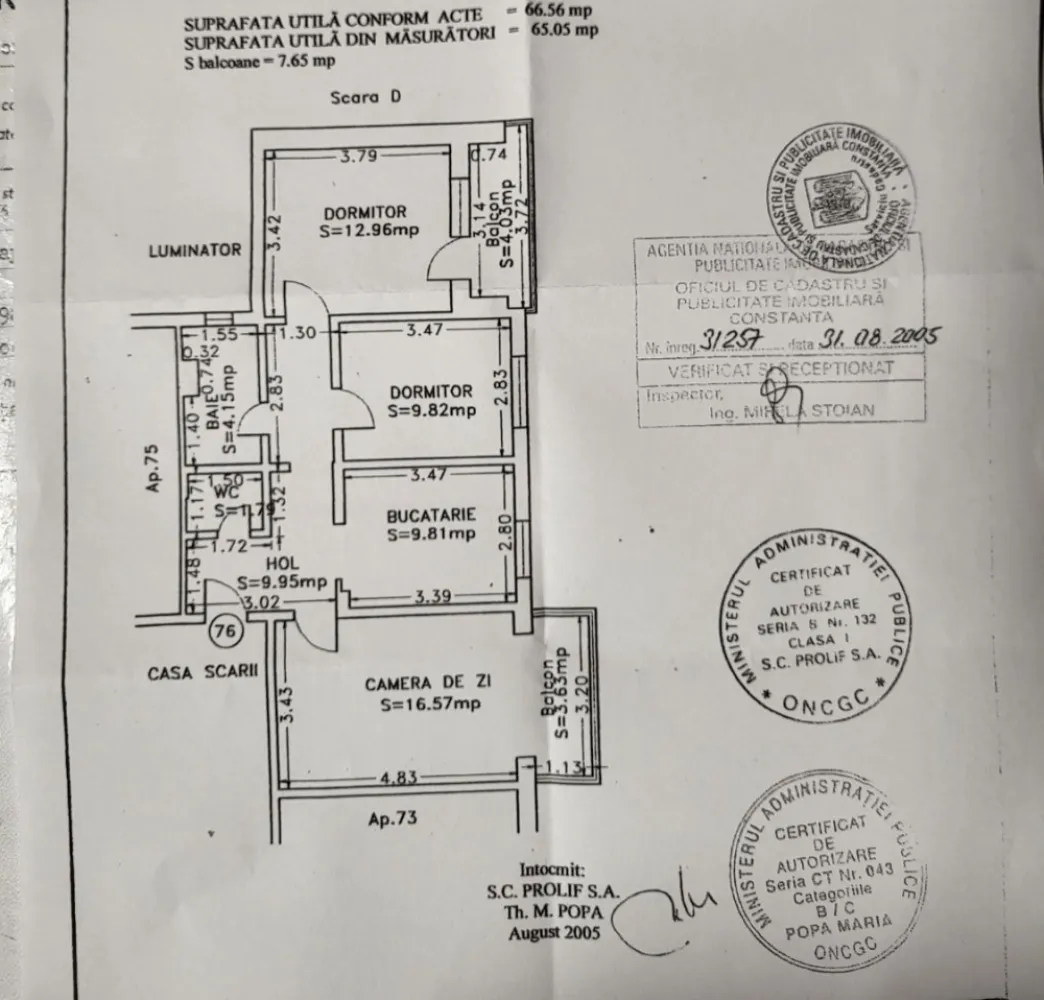 Vand ap 3 camere - Apartament spatios cu 3 camere de vanzare in zona Dacia Constanta, cu vedere la bulevardul Tomis. Situat la etajul 1 din 4 intr-un bloc intretinut, cu o scara curata, amplasat in a doua linie de la bulevard, departe de zgomot, apartamentul are o suprafata utila de 74 mp si dispune de multiple imbubatatiri printre care centrala pe gaze, tamplarie din aluminiu, aer conditionat, cuptor incorporabil, plita pe gaz, masina de spalat si uscator de rufe. Se vinde utilat si mobilat precum in poze. Pentru mai multe detalii apelati 0723317031