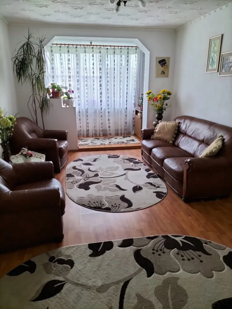 ageuropa.ro vinde ap 3 cam CARAMIDA 63mp etaj 4 zona SOLIDARITĂȚII. - Agenția EUROPA vinde apartament MOBILAT cu trei camere DECOMANDATE din CARAMIDA cu suprafata utila de 63mp situat la etajul 4 în cartierul Solidarității.