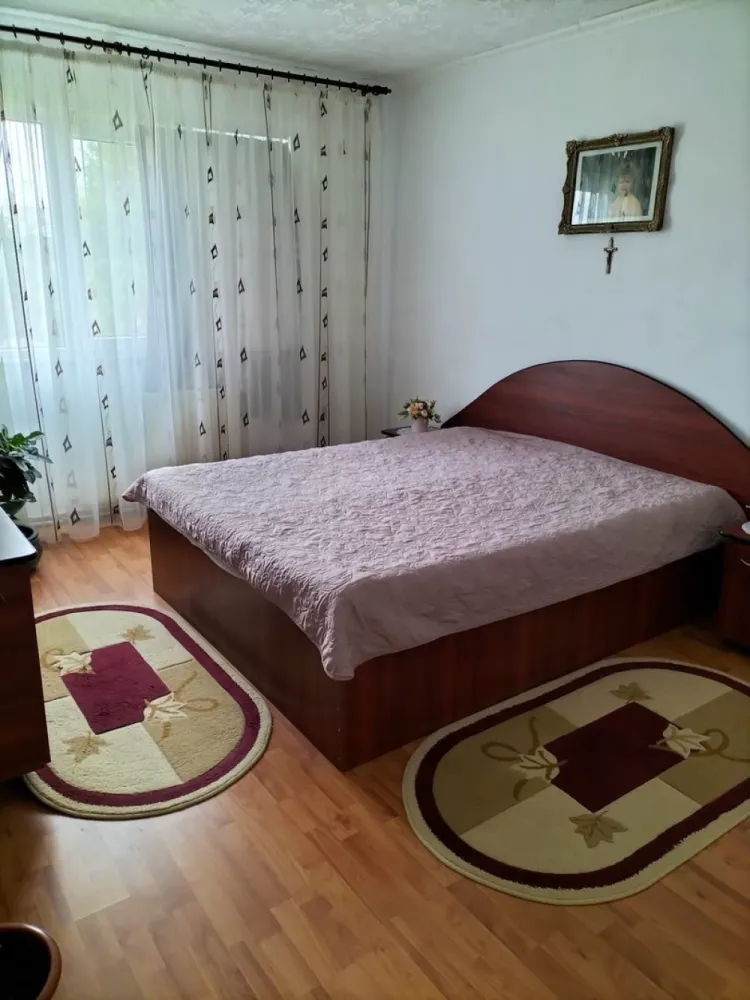 ageuropa.ro vinde ap 3 cam CARAMIDA 63mp etaj 4 zona SOLIDARITĂȚII. - Agenția EUROPA vinde apartament MOBILAT cu trei camere DECOMANDATE din CARAMIDA cu suprafata utila de 63mp situat la etajul 4 în cartierul Solidarității.