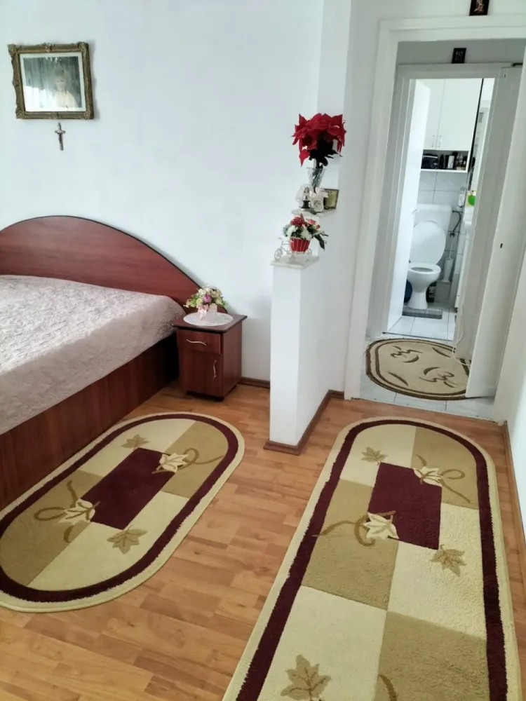 ageuropa.ro vinde ap 3 cam CARAMIDA 63mp etaj 4 zona SOLIDARITĂȚII. - Agenția EUROPA vinde apartament MOBILAT cu trei camere DECOMANDATE din CARAMIDA cu suprafata utila de 63mp situat la etajul 4 în cartierul Solidarității.