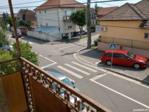 ageuropa.ro vinde apt. 3 cam la casa in zona 14 Mai.
