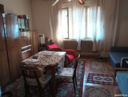 ageuropa.ro vinde apt. 3 cam la casa in zona 14 Mai.