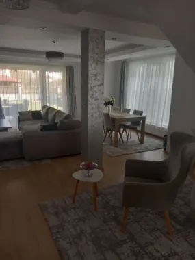 BRASADAS vinde casa NOUA cu etaj în zona UNIRII.