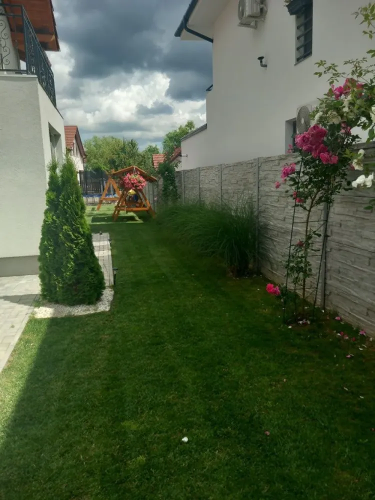 BRASADAS vinde casa NOUA cu etaj în zona UNIRII.