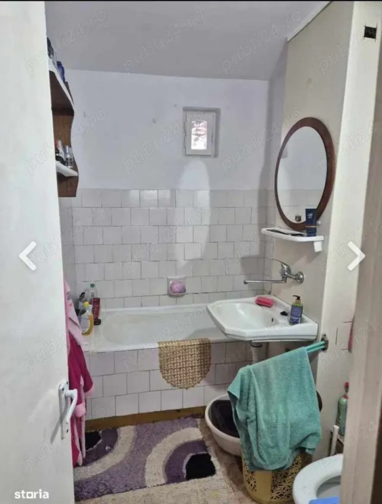 Vând sau schimb ap 3 camere - Vând sau schimb ap 3 camere 66 mp decomandat etaj 4 situat in cartierul micro 16 strada iasomiei cu toate utilitățile necesare preț 65.000 sau schimb pe apartament 2 camere in micro 15 16 plus diferența Nr telefon (