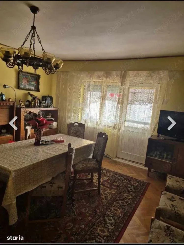 Vând sau schimb ap 3 camere - Vând sau schimb ap 3 camere 66 mp decomandat etaj 4 situat in cartierul micro 16 strada iasomiei cu toate utilitățile necesare preț 65.000 sau schimb pe apartament 2 camere in micro 15 16 plus diferența Nr telefon (