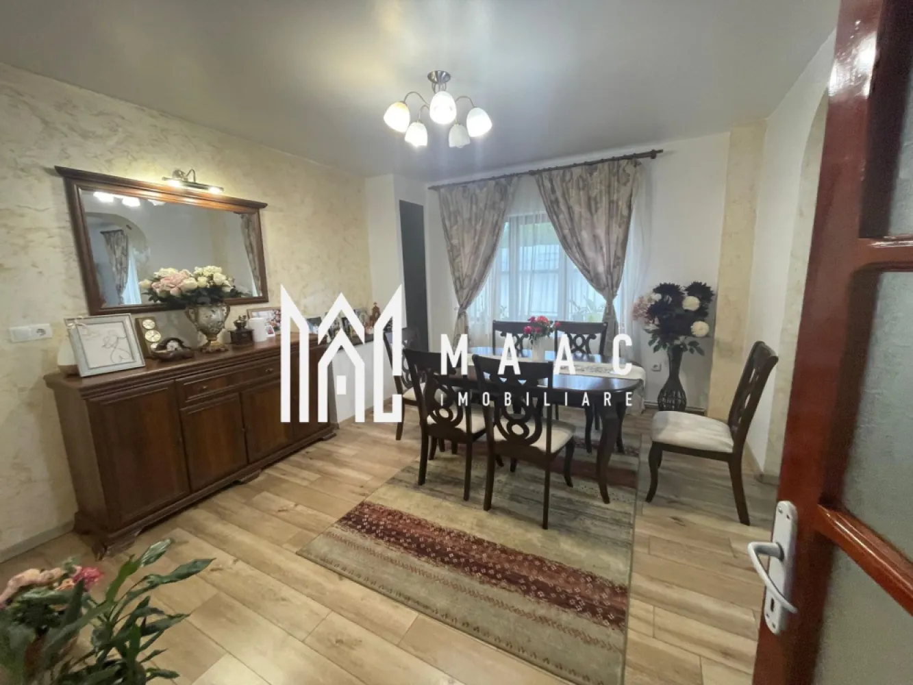 Casă individuală | 4 dormitoare | Garaj | 250 mp teren | Șelimbăr