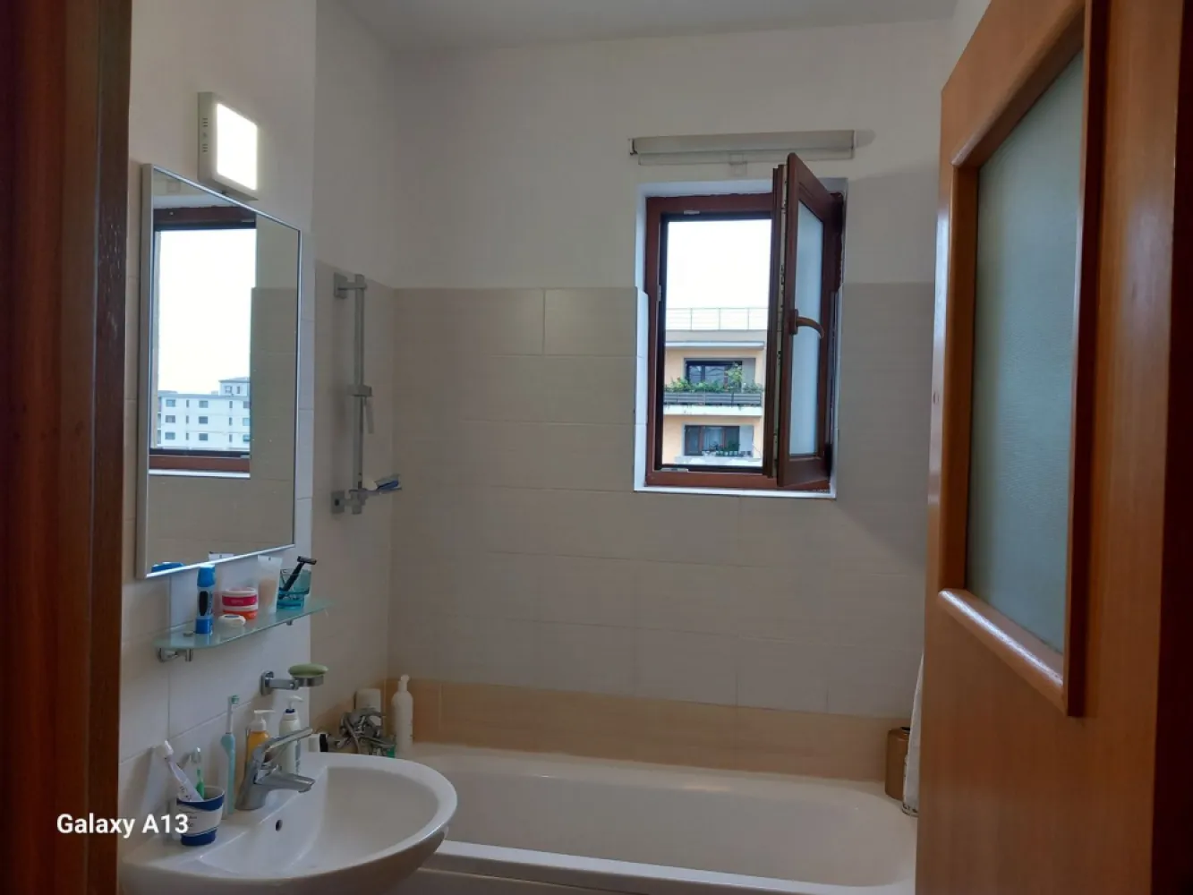 ageuropa.ro vinde ap 2 cam etaj 9/10 Motilor - Agenția EUROPA vinde apartament cu camere situat la etajul 9/10 pe Motilor.