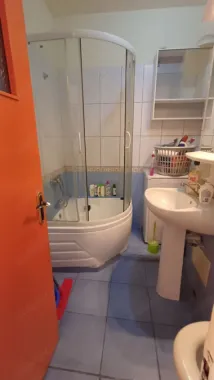 Închiriere 2 camere, 51 mp, zona Auchan Titan, etaj 6 8