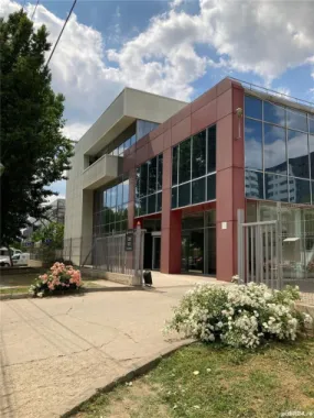 Spatiu comercial Birouri Depozit,1532 mp utili, aut. ISU, 2001 mp teren, aprop. metrou, proprietar