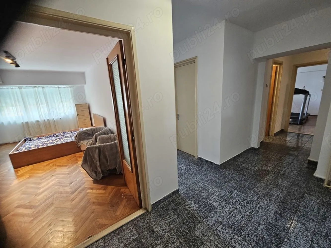 B-dul Unirii, Tribunal, 2 camere decomandate, bloc monolit, direct proprietar