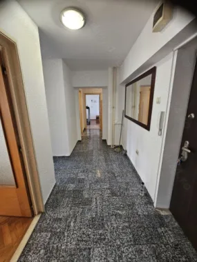 B-dul Unirii, Tribunal, 2 camere decomandate, bloc monolit, direct proprietar