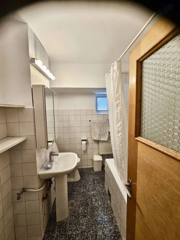 B-dul Unirii, Tribunal, 2 camere decomandate, bloc monolit, direct proprietar
