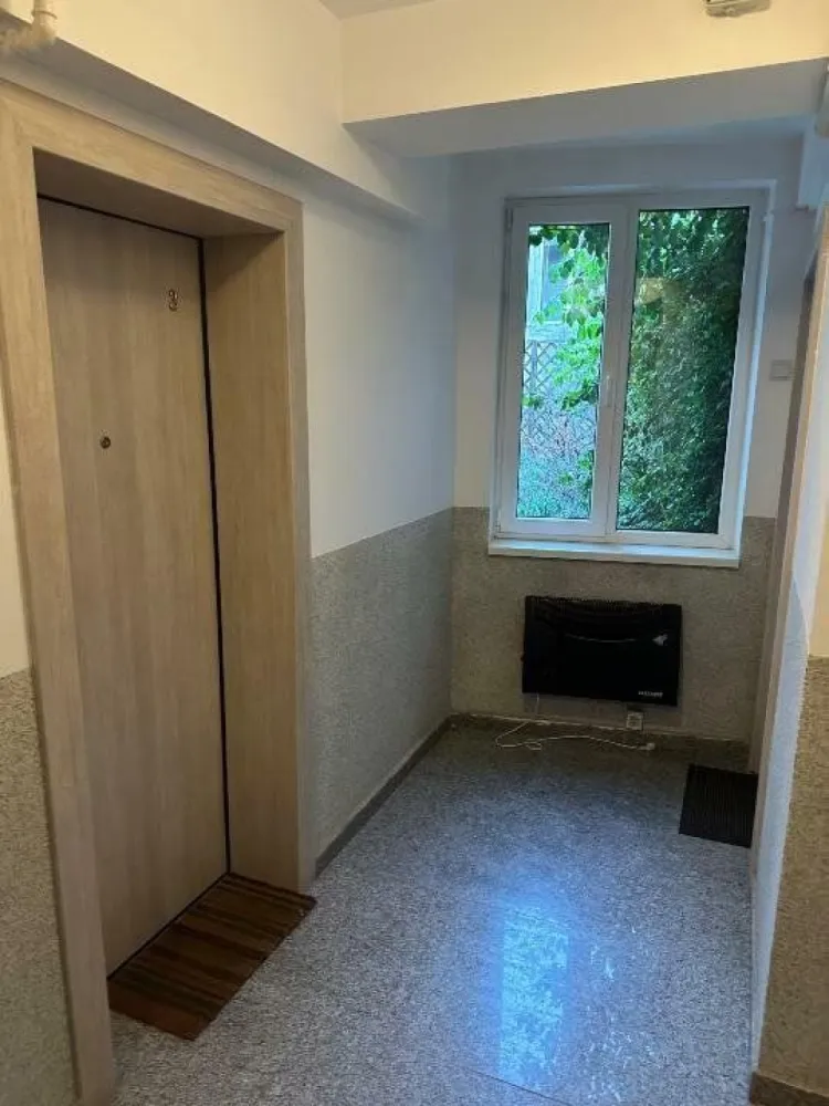 Bd Unirii Fantani, parcare subterana, sufragerie vitrata in totalitate