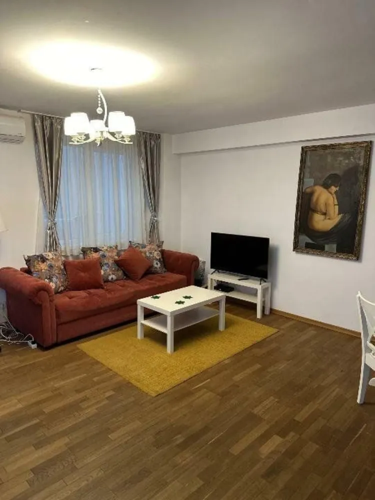 Bd Unirii Fantani, parcare subterana, sufragerie vitrata in totalitate