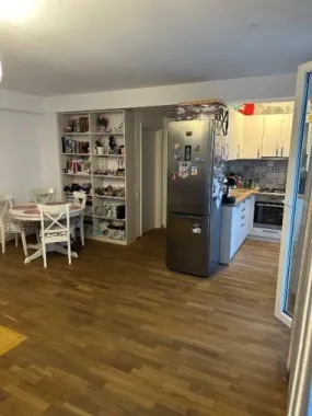 Bd Unirii Fantani, parcare subterana, sufragerie vitrata in totalitate