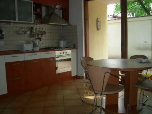 Vilă de vânzare în Sectorul 2, locuit plus potenţial pentru venit pasiv