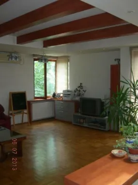 Vilă de vânzare în Sectorul 2, locuit plus potenţial pentru venit pasiv