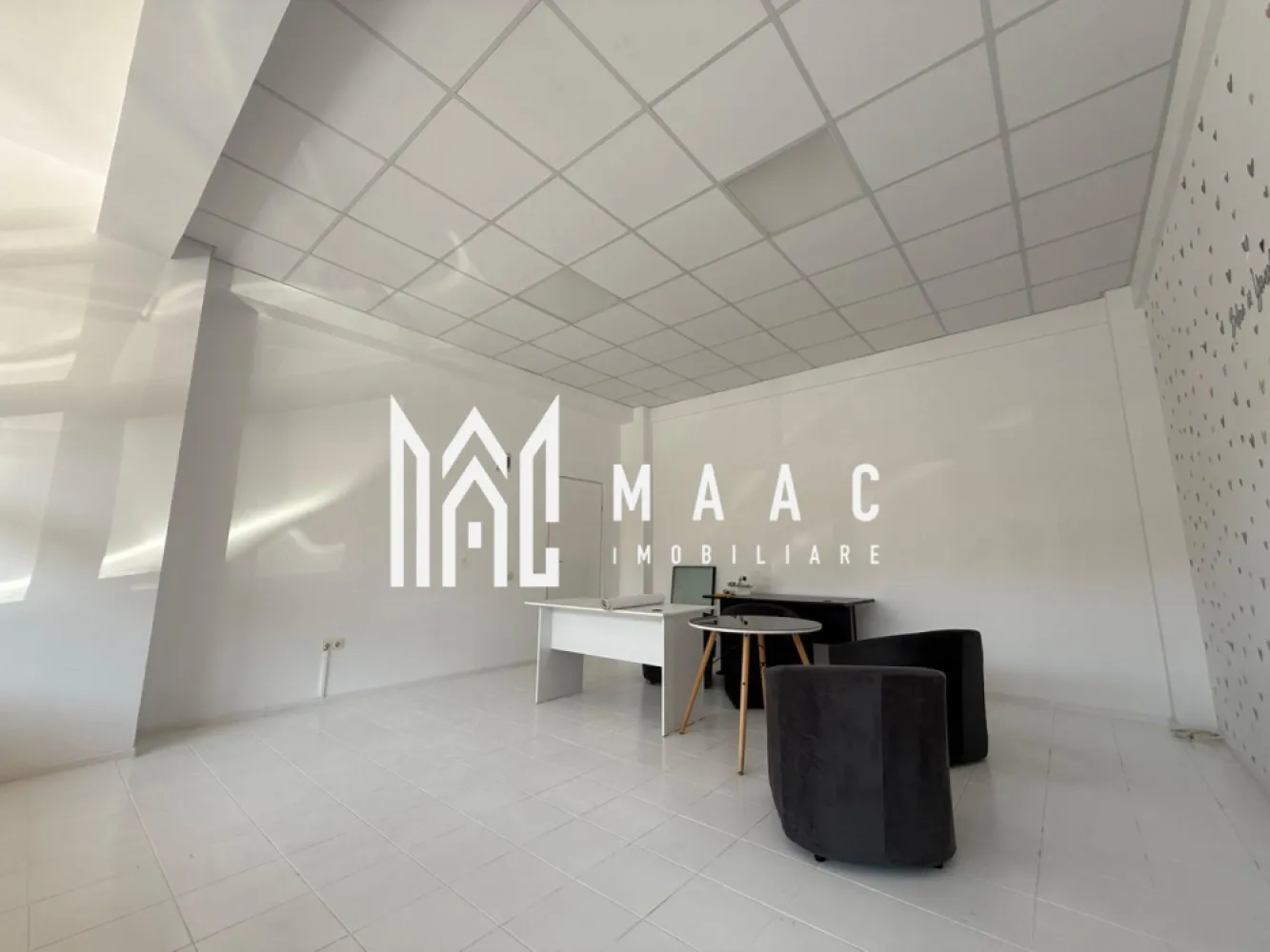 Spatiu de birouri | Studio I Parter I Registrul comertului - MAAC Imobiliare ofera spre inchiriere un spatiu bun pentru activitati comerciale, situat in cladirea Registrului Comertului. Studioul este amplasat la parterul cladirii, are cca 25 mp si un design modern. Se preteaza pentru activitati de birou, cabinet de consultanta, etc Acces la toaleta si spatiul de depozitare comun. Disponibilitate imediata. Se inchiriaza pe o perioada de minim 12 luni.Se preda nemobilat/neutilat. Inchiriere- de pe persoana fizica. Se percepe garantie in cuantumul unei chirii lunare. Pentru mai multe detalii va rugam specificati telefonic: CP2697703 }}