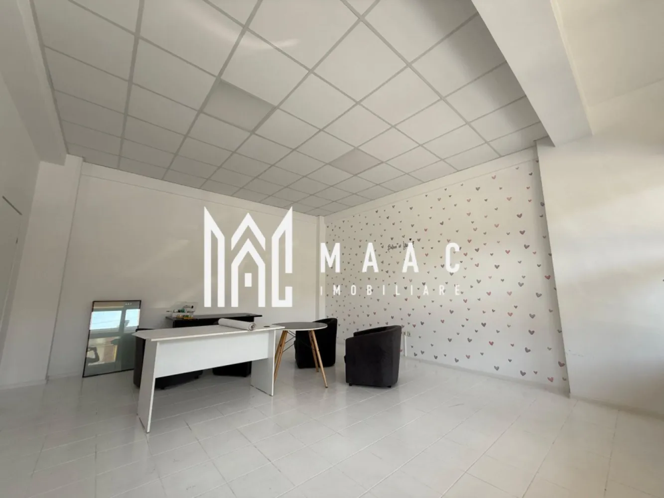 Spatiu de birouri | Studio I Parter I Registrul comertului - MAAC Imobiliare ofera spre inchiriere un spatiu bun pentru activitati comerciale, situat in cladirea Registrului Comertului. Studioul este amplasat la parterul cladirii, are cca 25 mp si un design modern. Se preteaza pentru activitati de birou, cabinet de consultanta, etc Acces la toaleta si spatiul de depozitare comun. Disponibilitate imediata. Se inchiriaza pe o perioada de minim 12 luni.Se preda nemobilat/neutilat. Inchiriere- de pe persoana fizica. Se percepe garantie in cuantumul unei chirii lunare. Pentru mai multe detalii va rugam specificati telefonic: CP2697703 }}