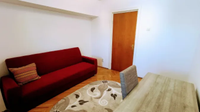 Inchiriez Ap 4 cam 110 mp cochet 2 bai Piata 1 Mai Kiseleff