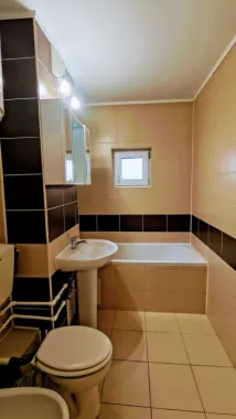 Inchiriez Ap 4 cam 110 mp cochet 2 bai Piata 1 Mai Kiseleff