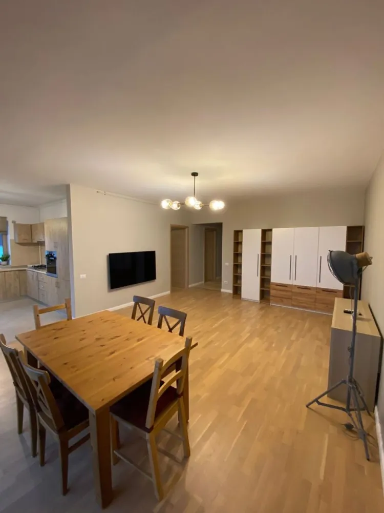 Apartament 4 Camere Zona Sisesti de închiriat