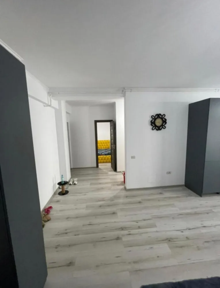 Apartament 2 cam. de vanzare 61mp + terasa 15 mp la 30 m de plaja - Mamaia Nord