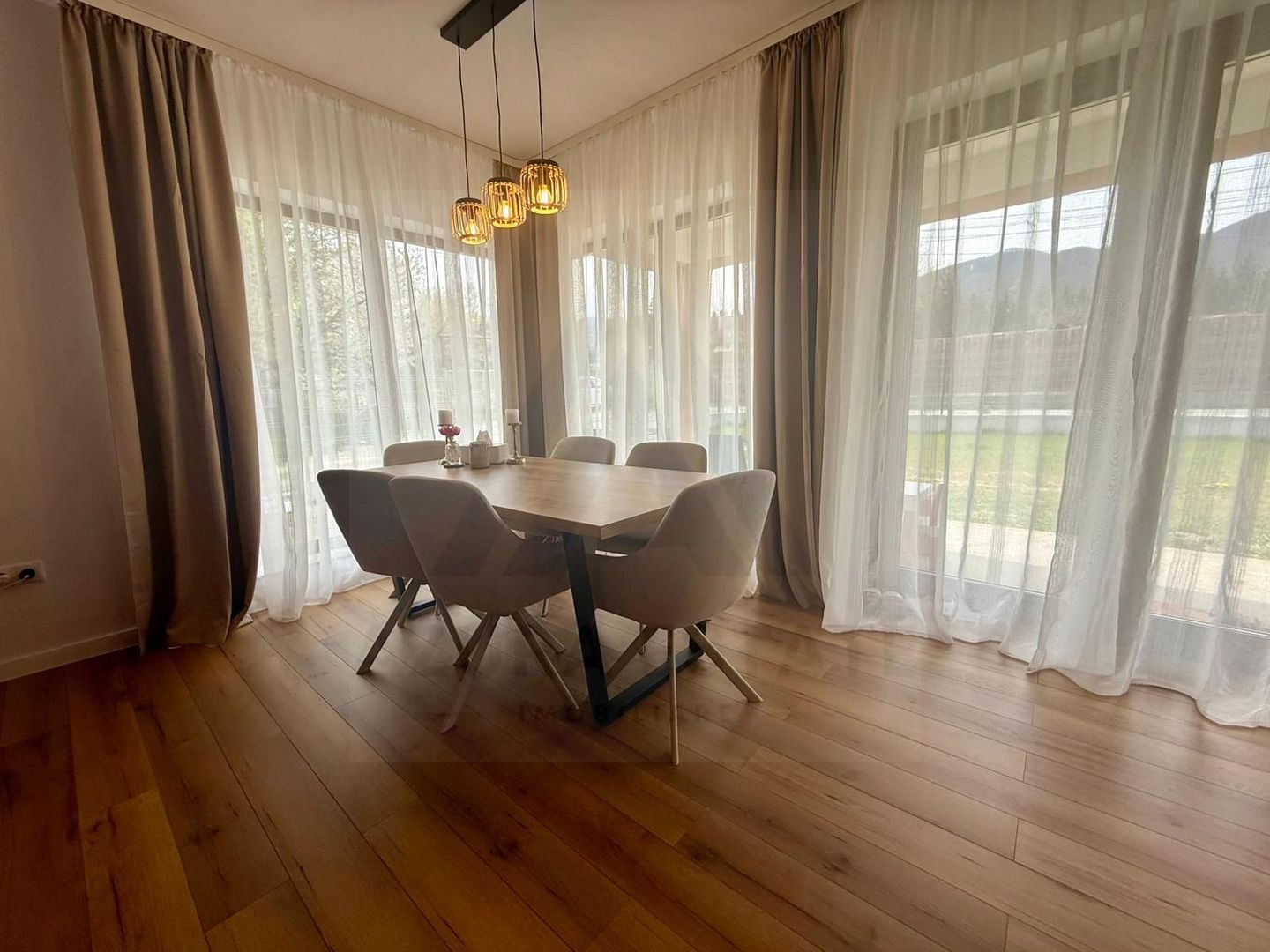 Casa individuala premium 145 mp utili pe un nivel teren 500 mp in Sadu