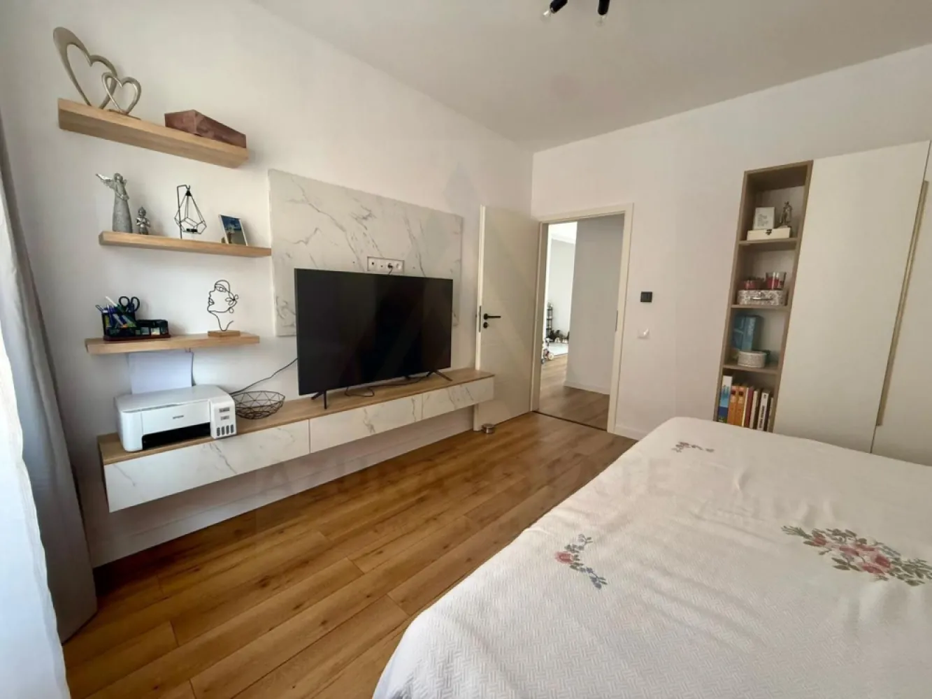 Casa individuala premium 145 mp utili pe un nivel teren 500 mp in Sadu