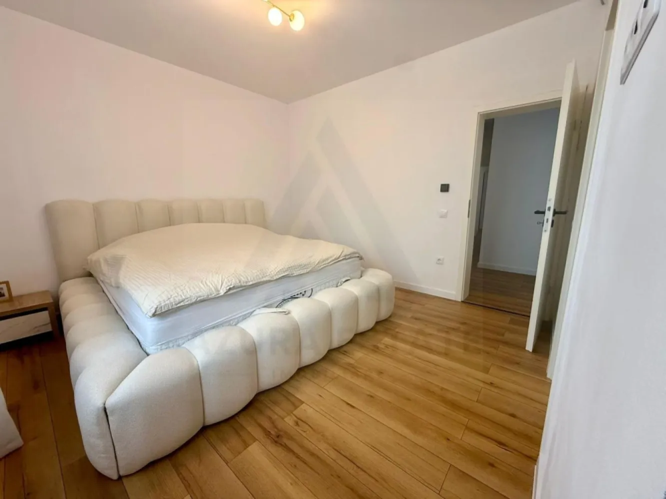 Casa individuala premium 145 mp utili pe un nivel teren 500 mp in Sadu
