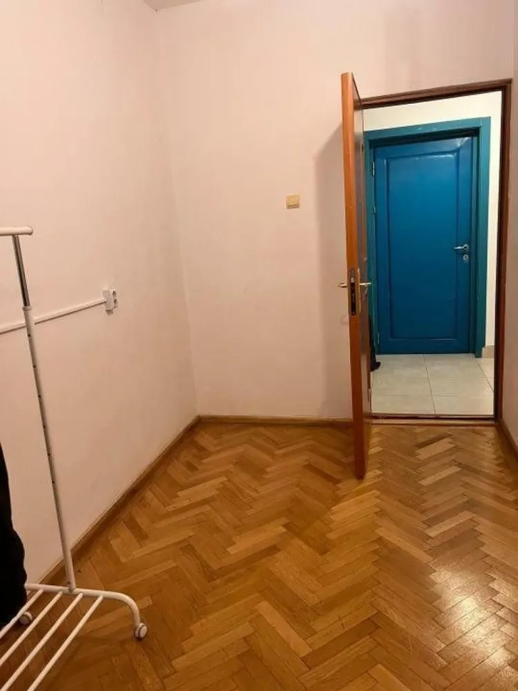 Ag BRASADAS închiriază BIROU 4 cam 120 mp Piaţa Romană.
