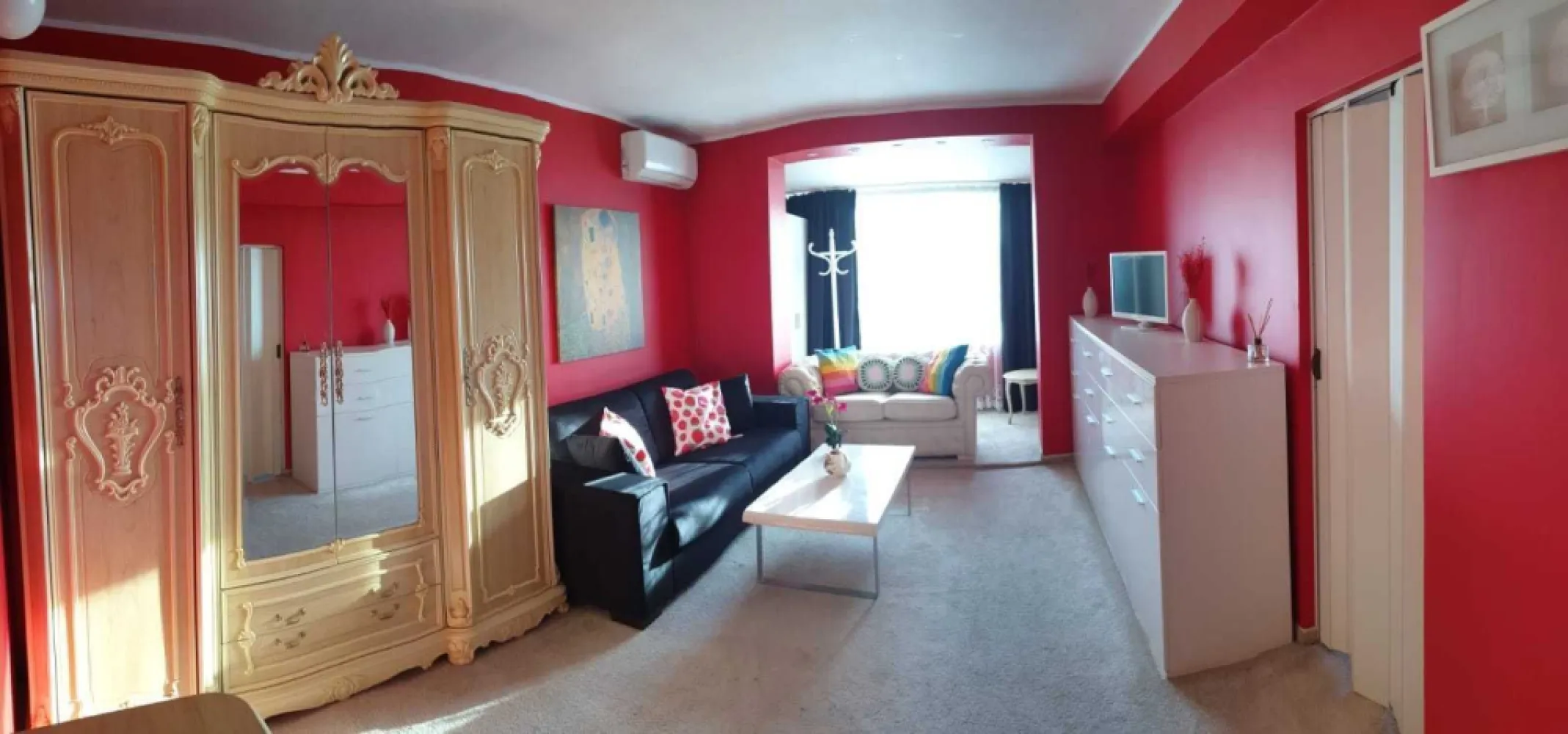 BRASADAS închiriaza ap 2 cam Piata Natiunile Unite etaj 8/17. - Agenția imobiliara BRASADAS închiriază ap 2 camere semi decomandat 8 din 17 Blocul Turn Central,vizavi de centru vechi cu vedere Casa Poporului spate, fata Calea Victoriei, cu o priveliste de vis.Acces rapid catre Centru Vechi,Universitate,Calea Victoriei, Universitate,Restaurante,Tribunal etc... Apartamentul are suprafata de 50 mp utili,mobilat si utilat foarte modern,cu tot ce este necesar. Conditii de inchiriere 1 luna de chirie plus 1 luna garantie. Nu se aacepta animale de companie. Pentru mai multe oferte accesați www.ageuropa.ro.