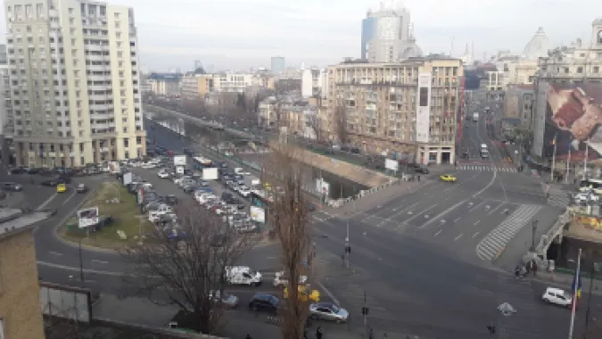 BRASADAS închiriaza ap 2 cam Piata Natiunile Unite etaj 8/17.