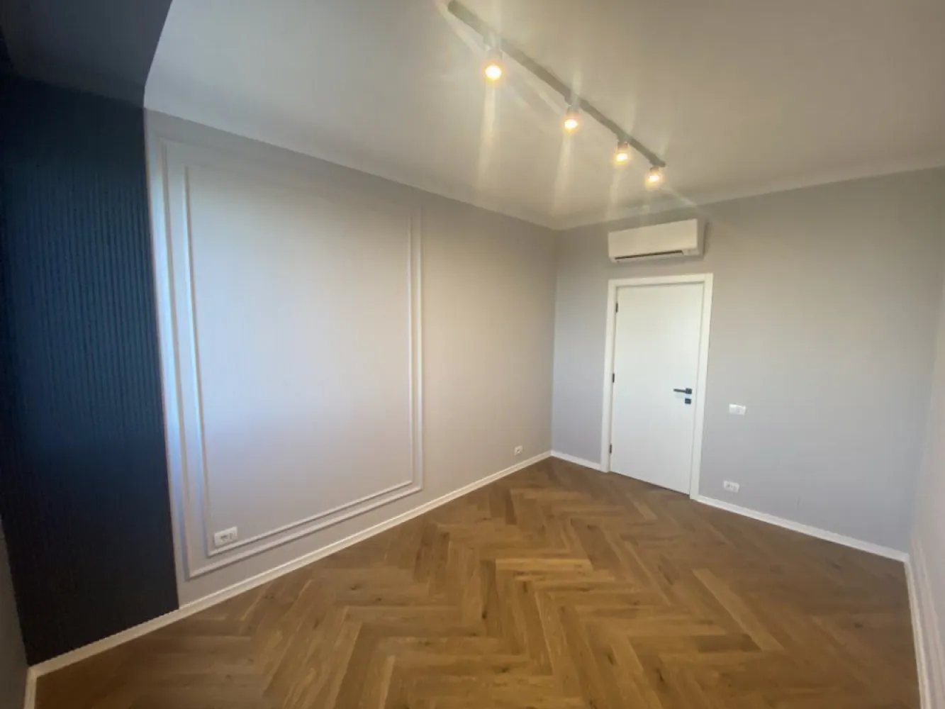 Proprietar Penthouse Unirii 4 camere vedere la bulevard