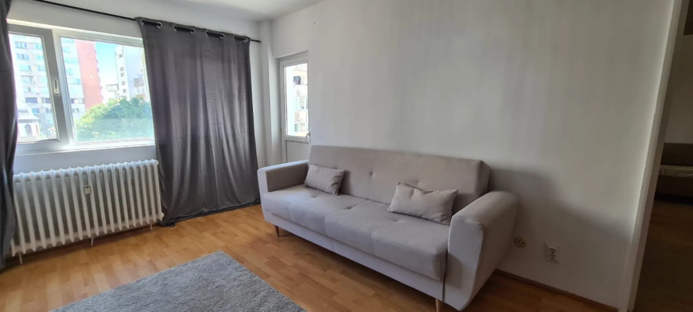 Ag BRASADAS închiriază Ap 2 cam. deosebit Et 6/10 zona TEI. - Agenția BRASADAS închiriază un apartament mobilat și utilat, luminos, cu o priveliște deosebită spre Biserica Sf. Treime - situat pe Str. Grigore Moisil, in apropiere de Parcul Circului și Lacul Tei, și la 10 min. de Piața Victoriei; stația de tramvai si autobuz este în fața blocului, statie de autobuz si peste drum, iar metroul Obor/St. cel Mare la 2 stații de tramvai. În apropiere veți găsi: supermarket-uri, cafenele, librarii, farmacii, magazinul Domino și Facultatea de Construcții, etc. www.brasadas.com.