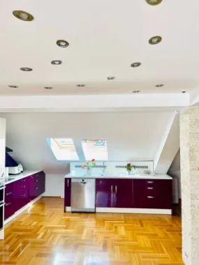 Brasadas vinde apartament cu 3 camere, NOU 116mp.